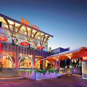 Отель Ibis Bali Kuta, Кута